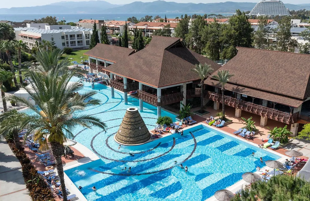 Aqua Fantasy Aquapark Hotel & Spa-1